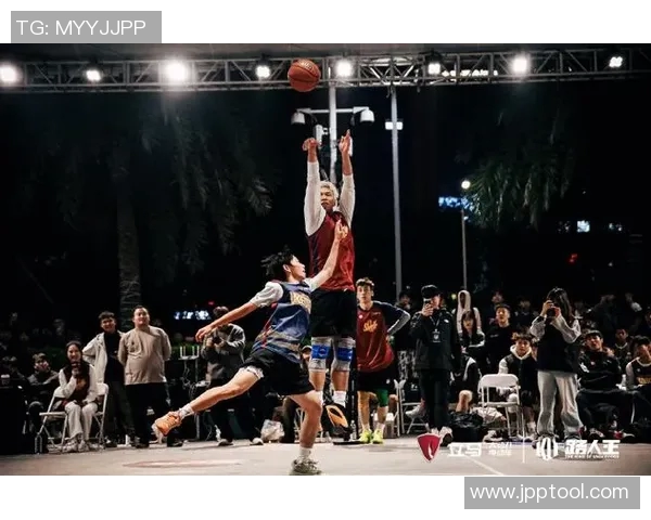 篮球联赛新篇章：聚焦赛场激情与球员成长的双重视角